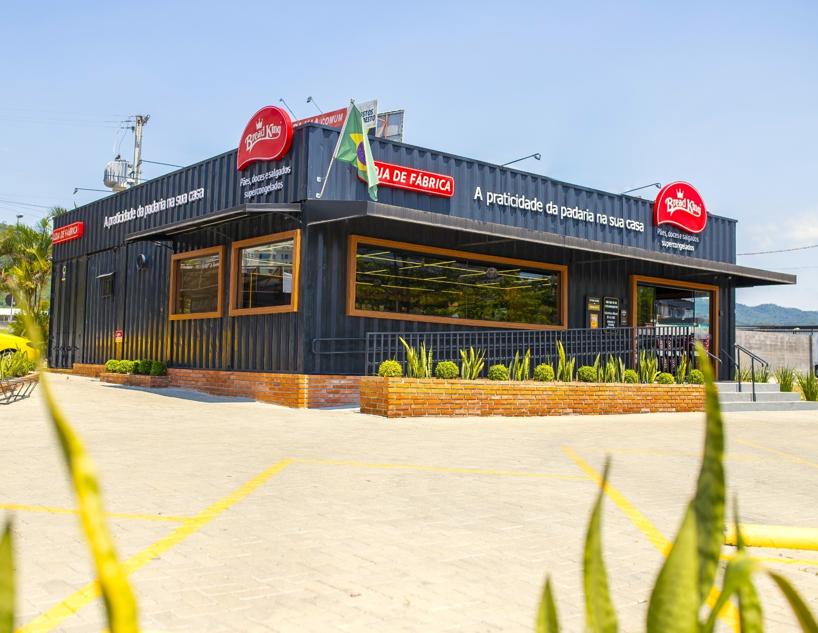 Franquia catarinense Bread King chega a Santo André com pães artesanais e experiência completa de padaria moderna