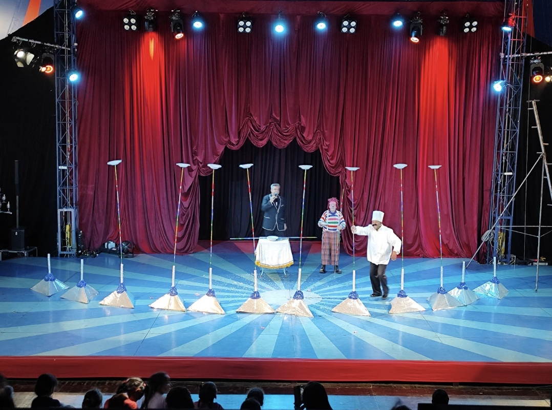 Companhia com integrantes da terceira idade e espetáculo com palhaça argentina são destaques da segunda quinzena de programação d’O Mundo do Circo SP