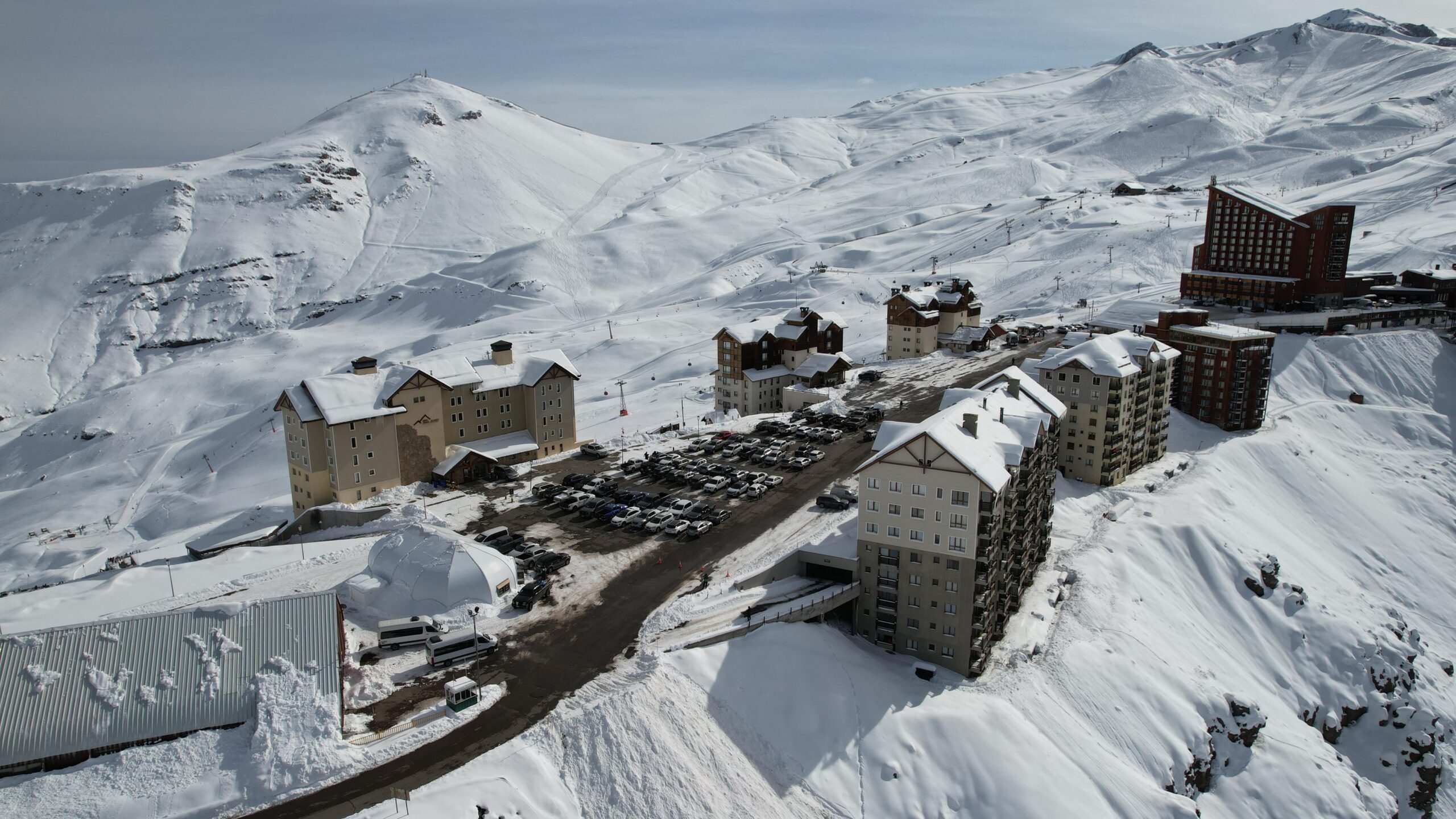 Valle Nevado antecipa abertura e recebe grande número de visitantes no primeiro fim de semana da temporada 2025