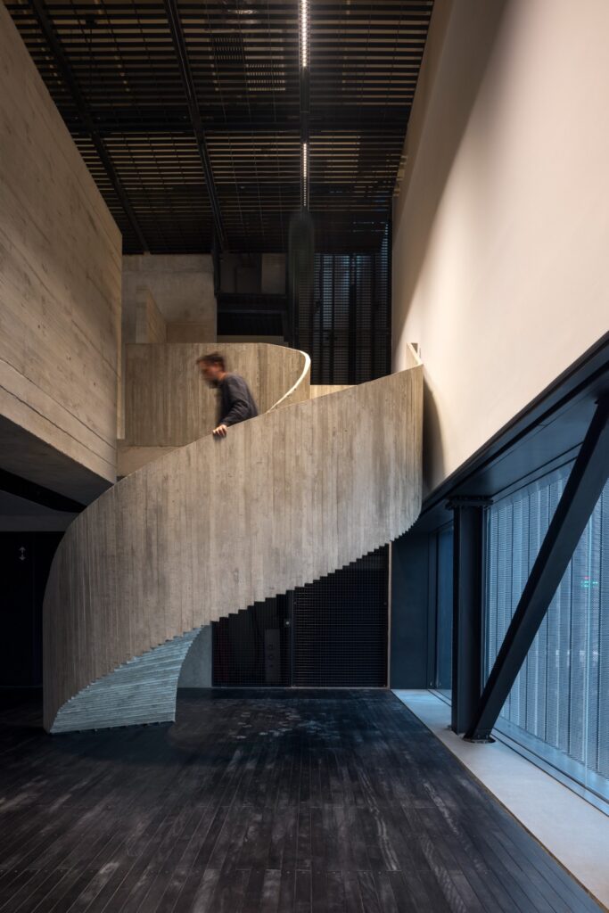 MASP cresce com arquitetura arrojada e estrutura metálica em novo prédio icônico